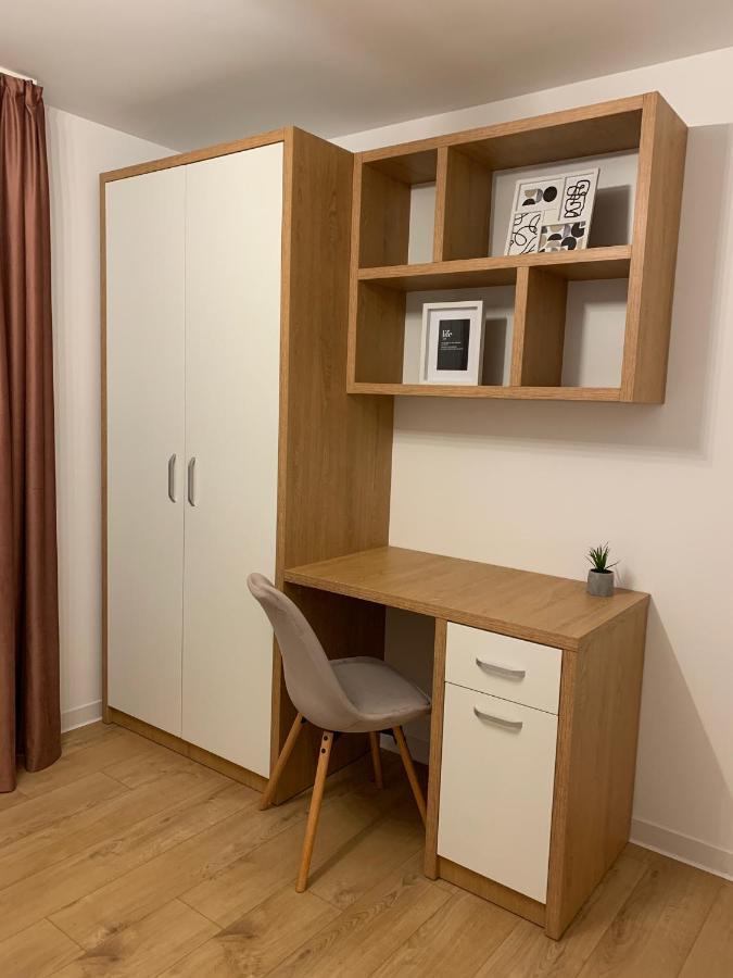 Sunny Apartment In Suceava Exterior foto